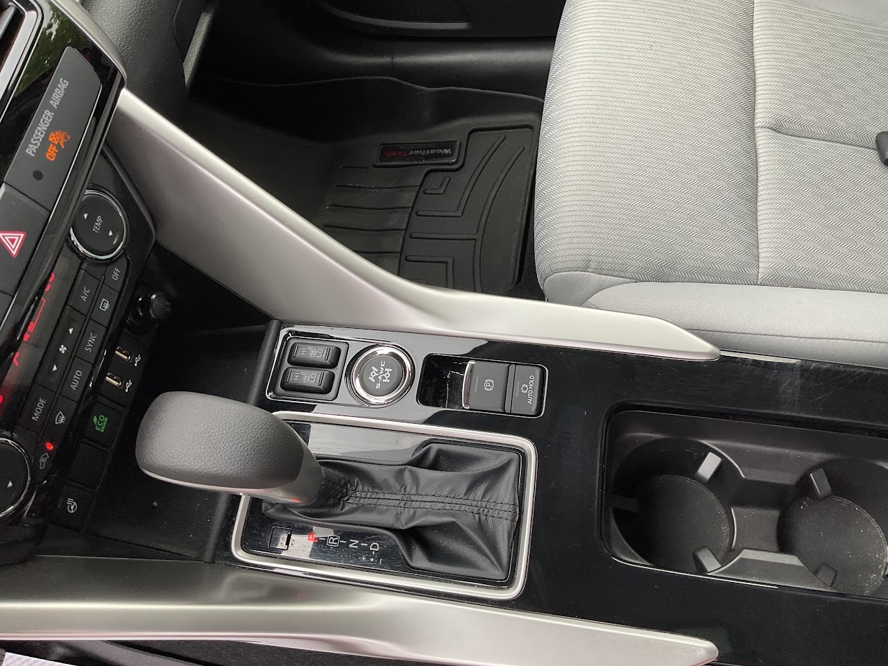 2023 Mitsubishi Eclipse Cross — photo 28 of 32
