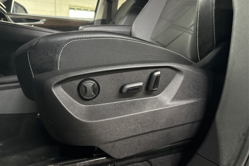 2024 Volkswagen Atlas — photo 33 of 36