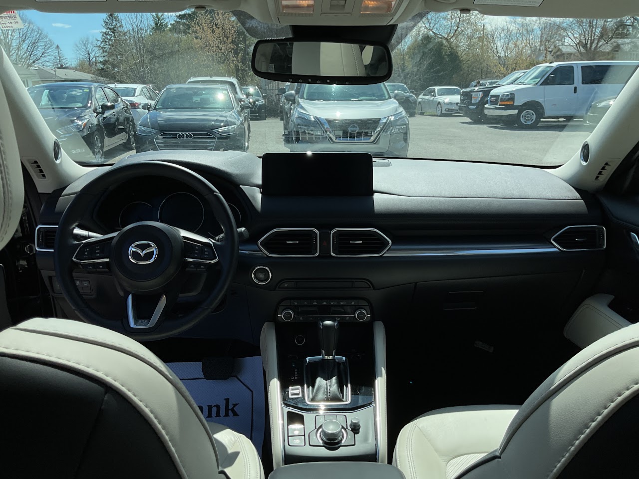 2025 Mazda CX-5 — photo 20 of 33