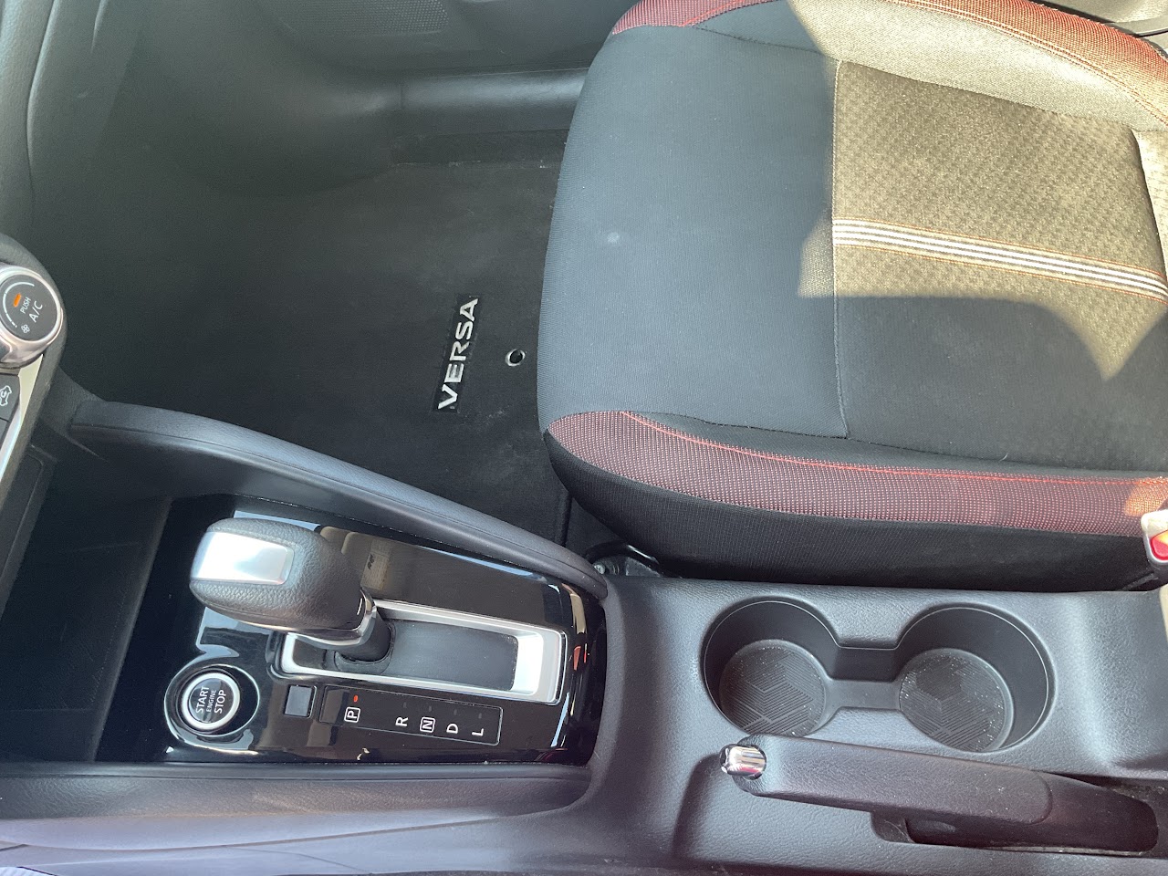 2023 Nissan Versa — photo 29 of 34