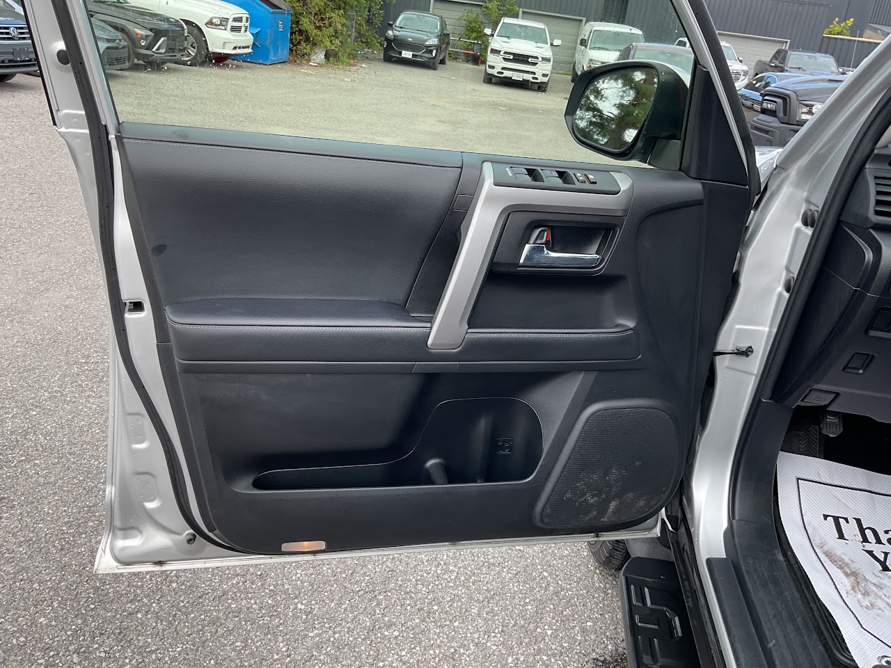 2024 Toyota 4RUNNER — photo 30 of 34