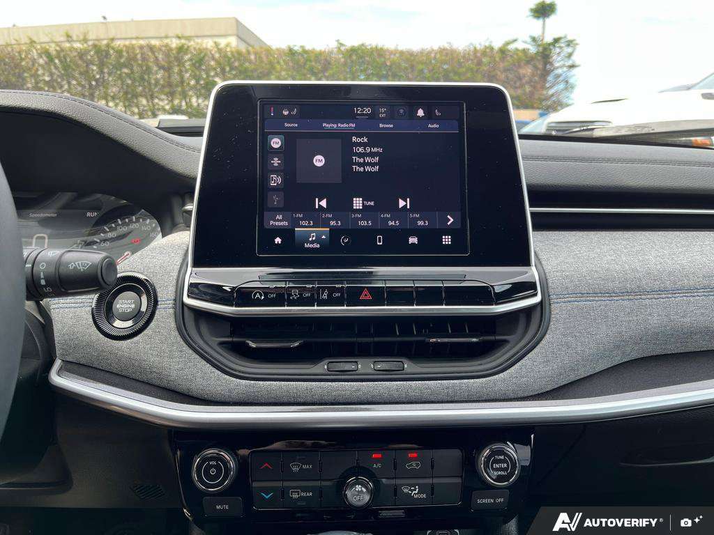 2025 Jeep Compass — photo 19 of 25