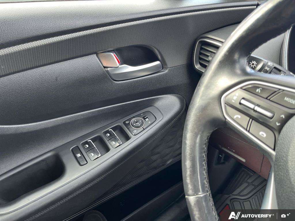 2019 Hyundai Santa Fe — photo 17 of 25