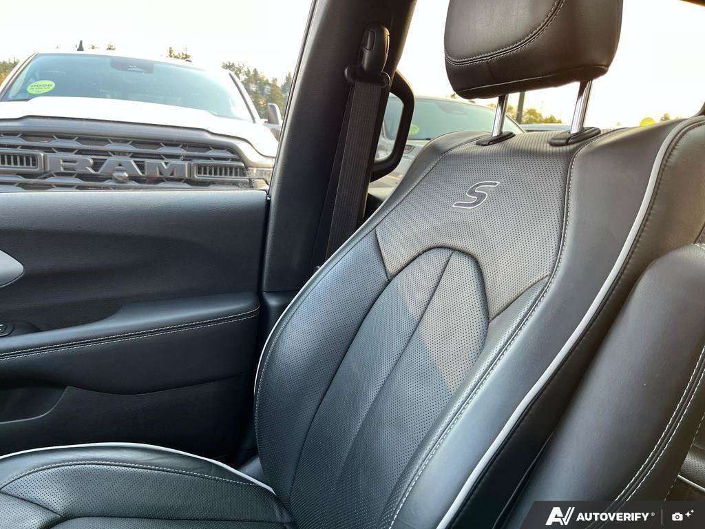 2025 Chrysler Pacifica — photo 20 de 25
