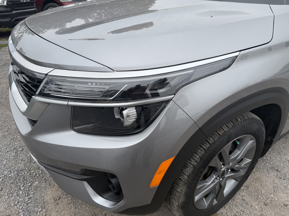 2022 Kia Seltos — photo 11 of 25