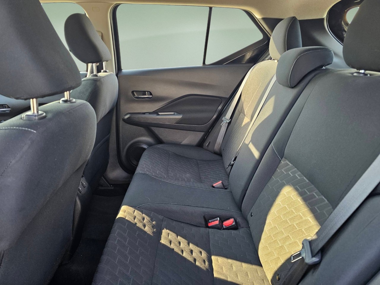 2025 Nissan Kicks Play — photo 16 de 20