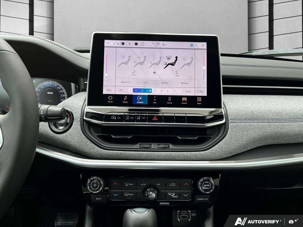 2025 Jeep Compass — photo 19 of 25