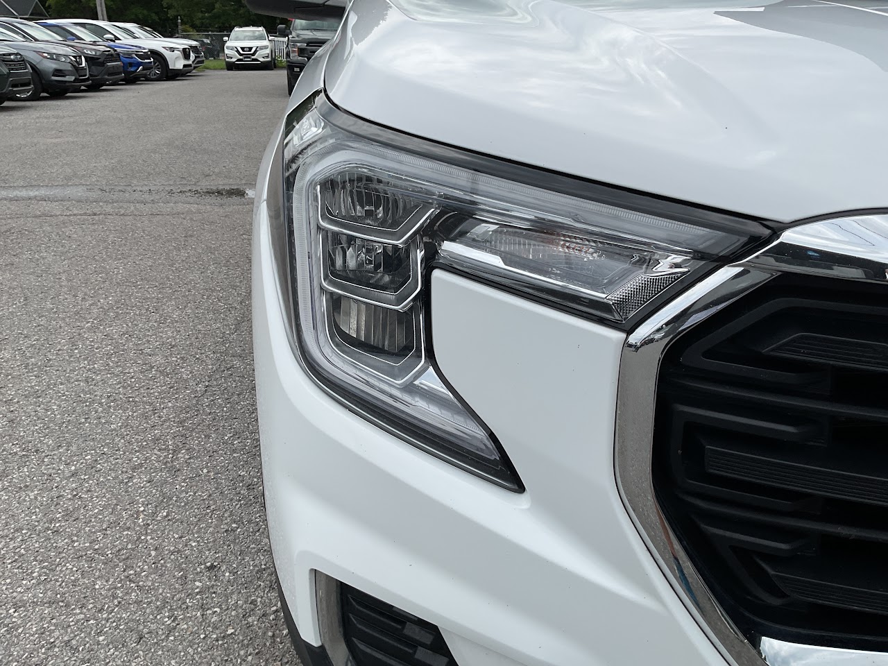 2024 GMC Terrain — photo 14 of 34