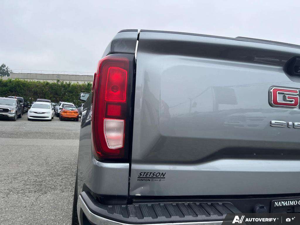 2023 GMC Sierra 1500 — photo 11 of 25