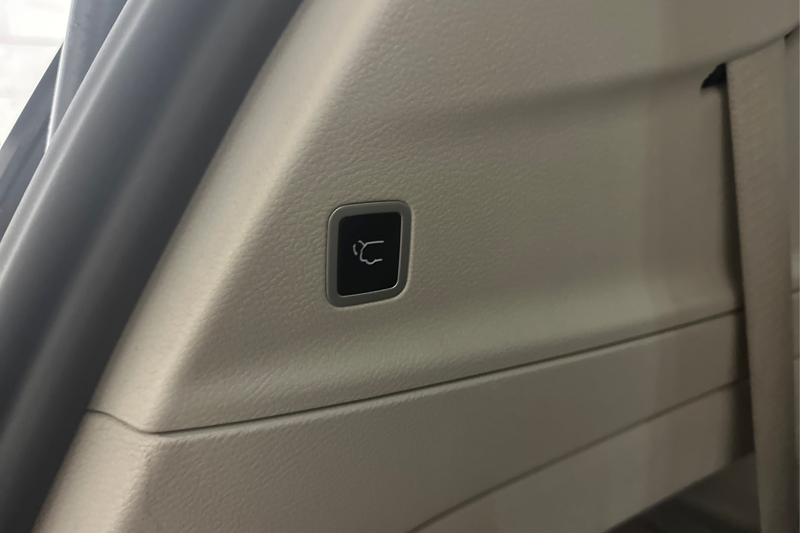 2023 Chrysler Pacifica — photo 13 of 33