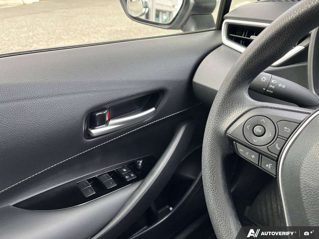 2023 Toyota Corolla Hatchback — photo 17 of 25