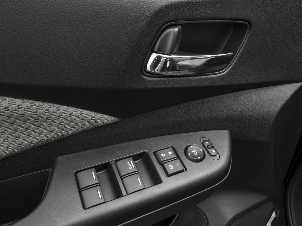 2015 Honda CR-V — photo 15 of 16