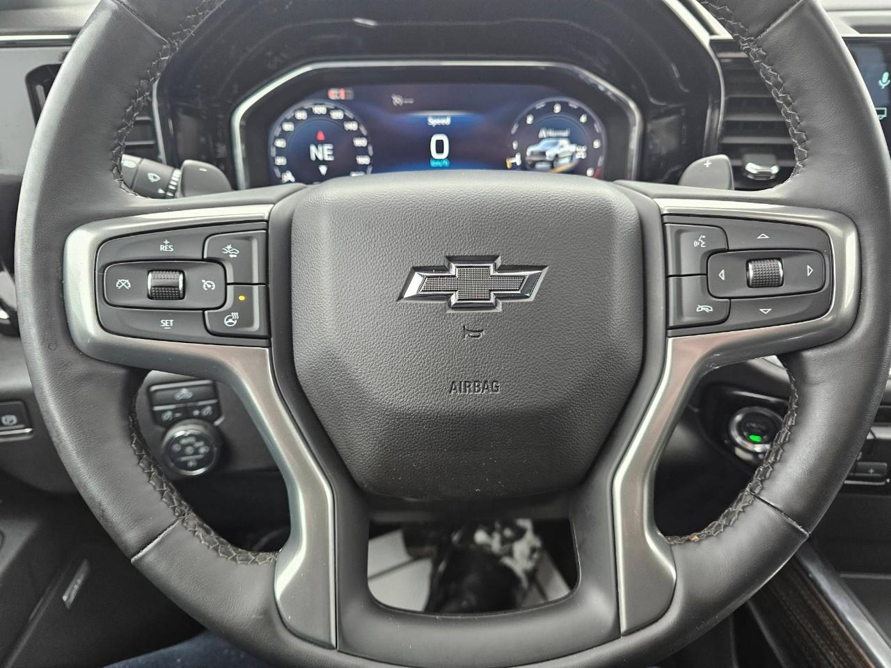 2025 Chevrolet Silverado 1500 — photo 9 of 20