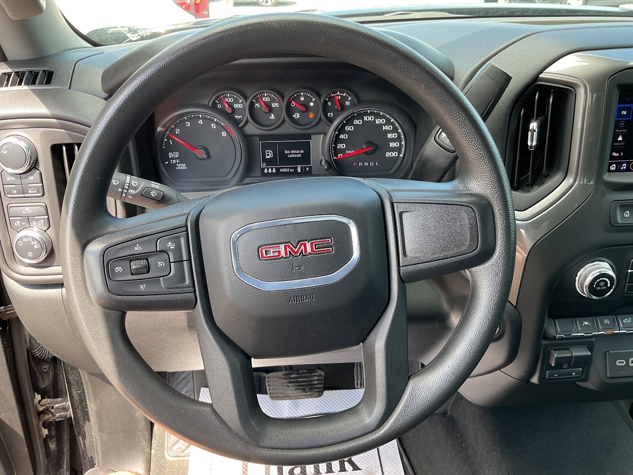2024 GMC Sierra 1500 — photo 24 of 34