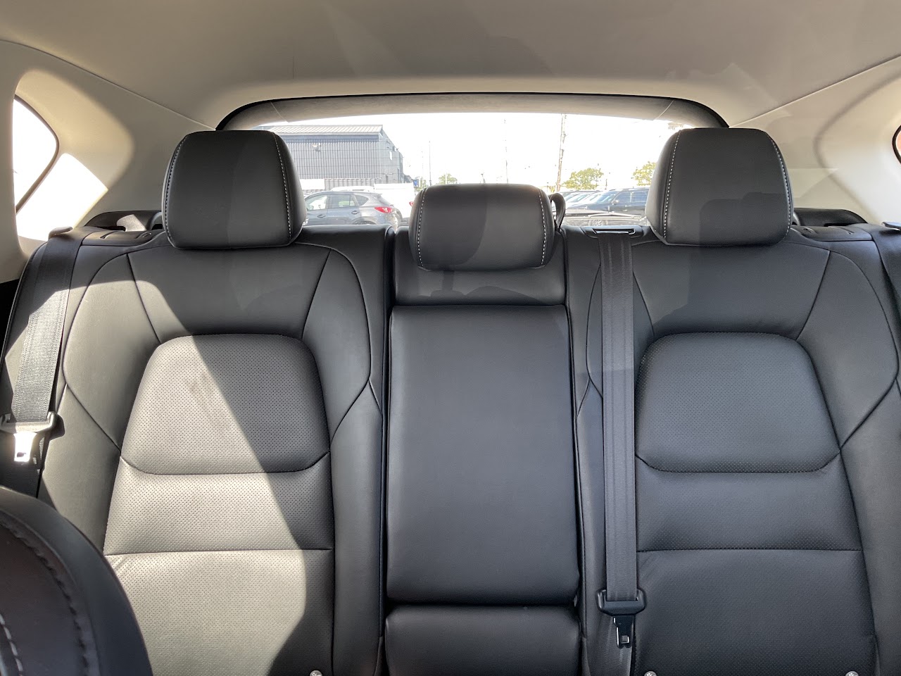 2025 Mazda CX-5 — photo 22 of 34