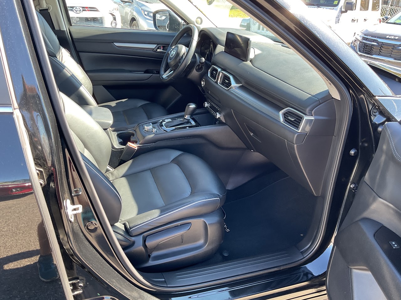 2025 Mazda CX-5 — photo 38 of 42