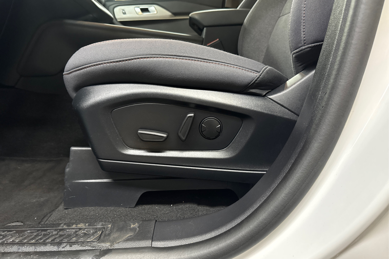 2025 Ford Explorer — photo 33 de 35