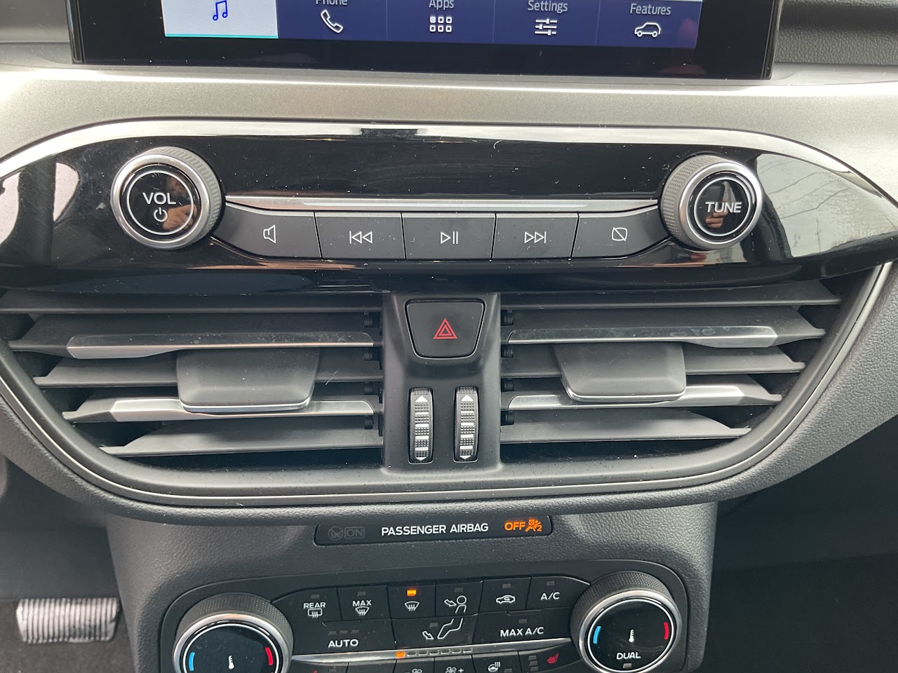2025 Ford Escape — photo 26 of 35