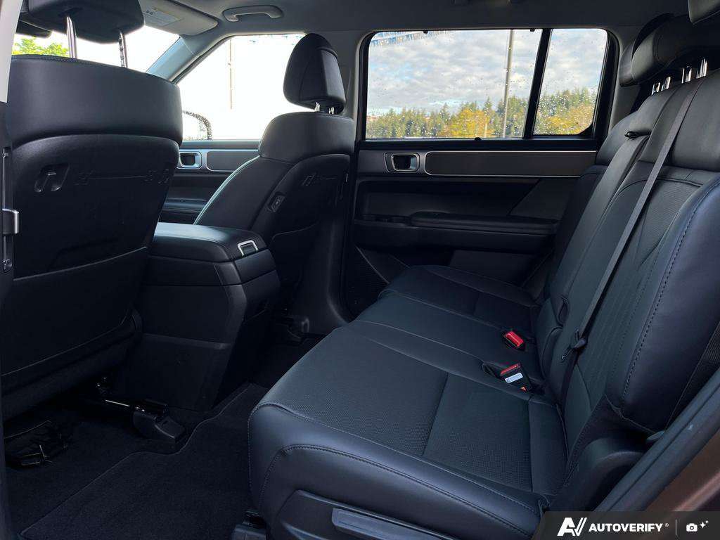 2025 Hyundai Santa Fe — photo 23 of 25