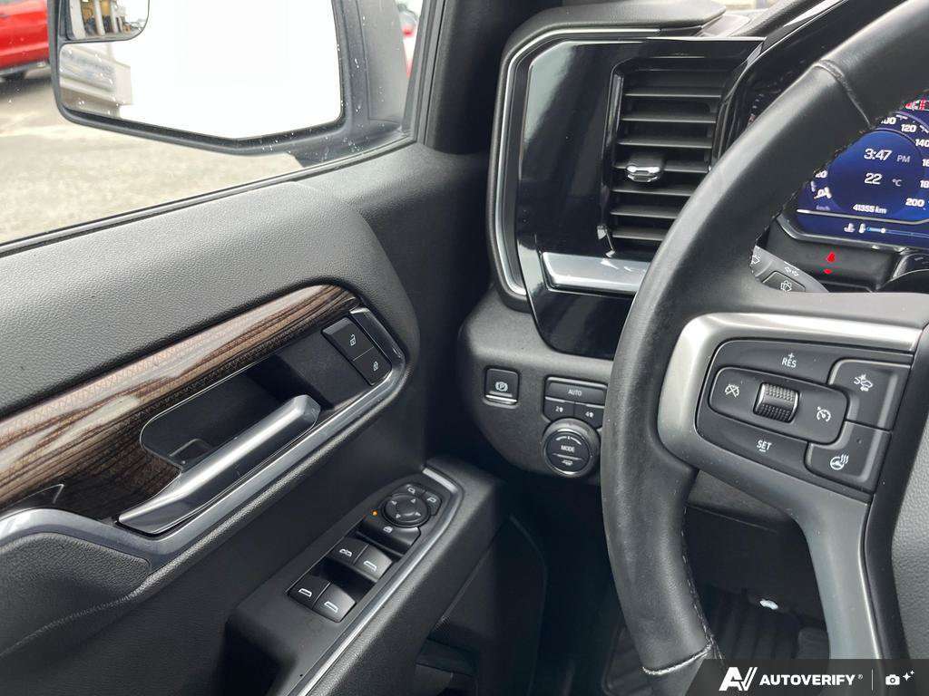2025 Chevrolet Silverado 1500 — photo 17 of 25