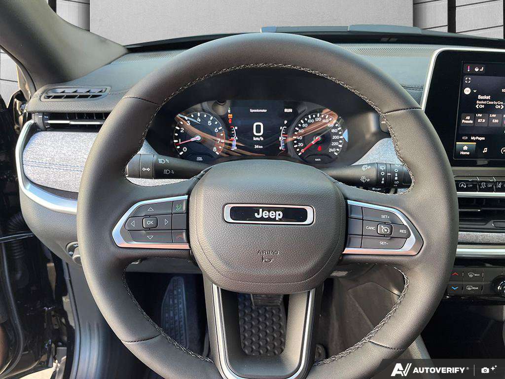 2025 Jeep Compass — photo 14 of 25