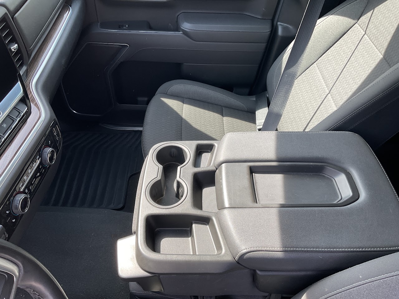 2025 Chevrolet Silverado 1500 — photo 27 of 33