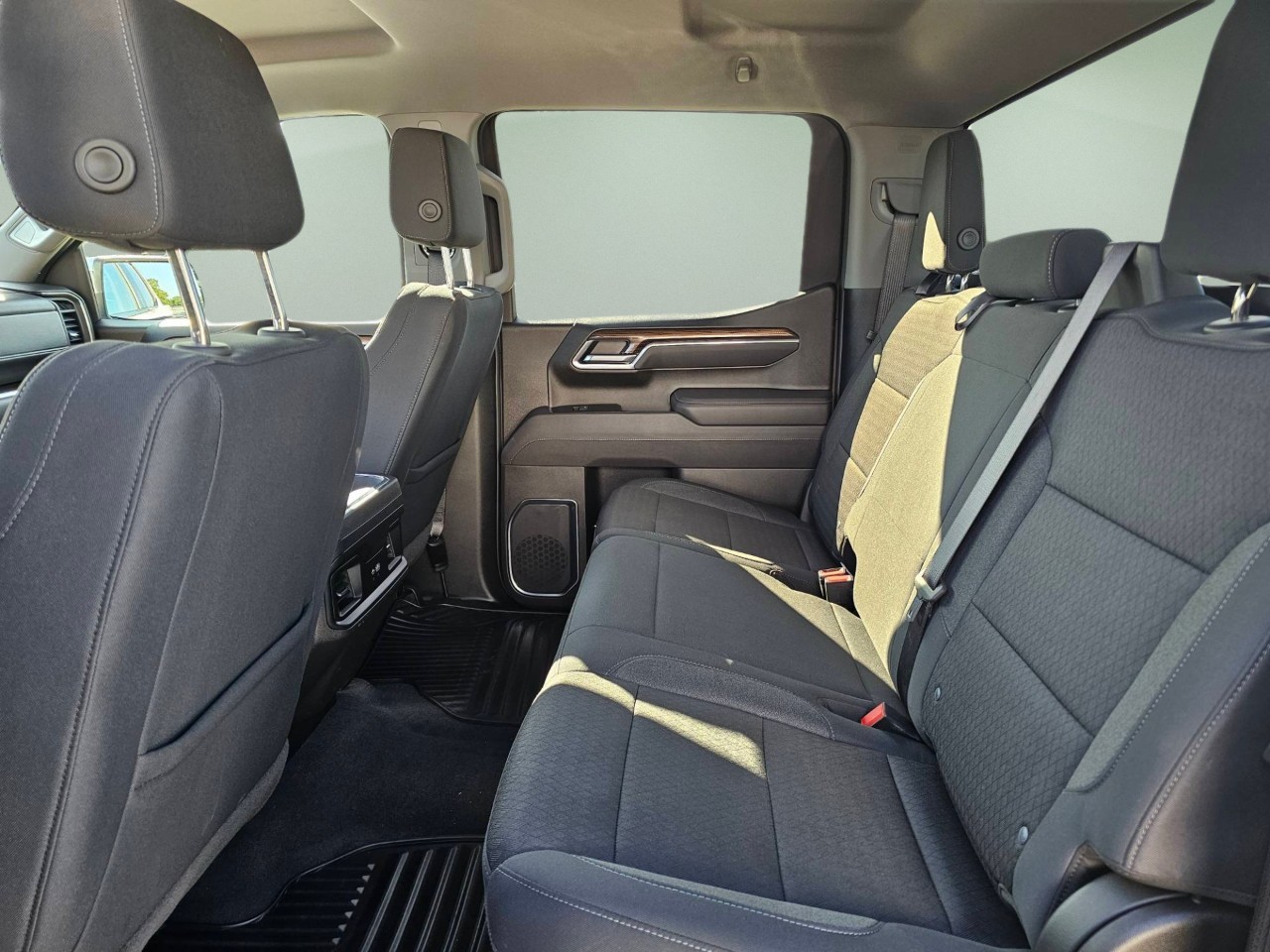 2025 Chevrolet Silverado 1500 — photo 16 of 22