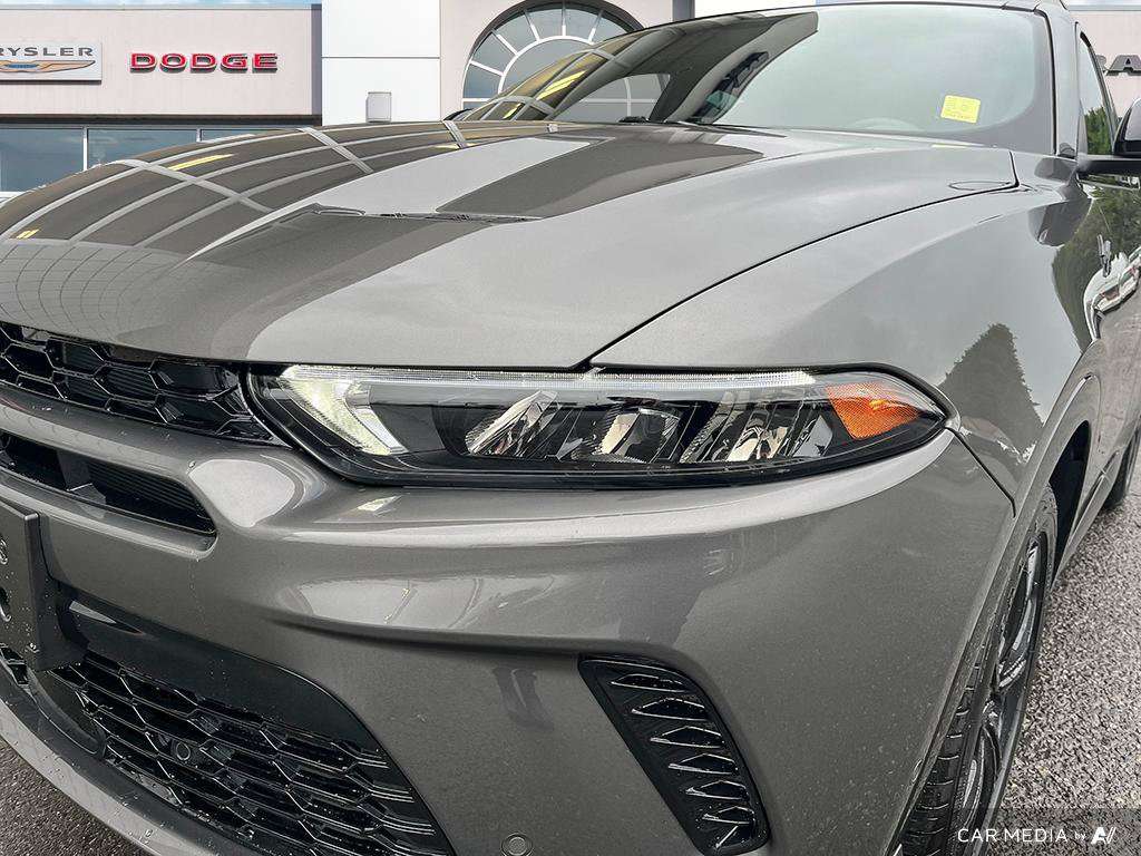 2024 Dodge Hornet — photo 8 of 25