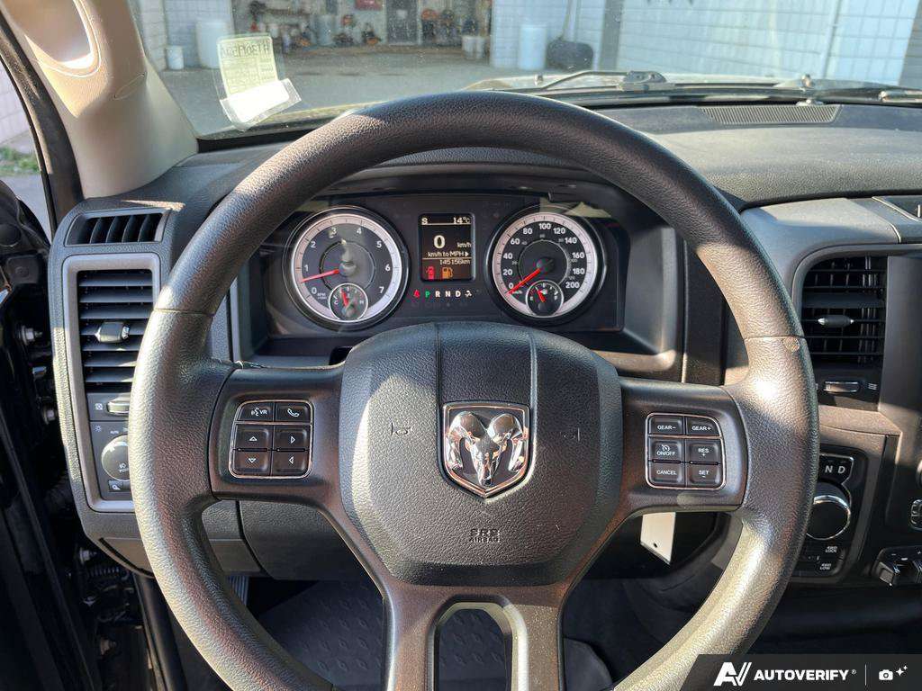 2022 Ram 1500 Classic Crew Cab — photo 14 of 25