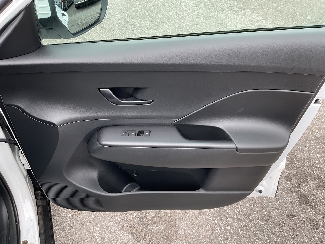 2024 Hyundai Kona — photo 32 of 34
