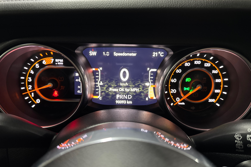 2021 Jeep Wrangler — photo 13 of 32