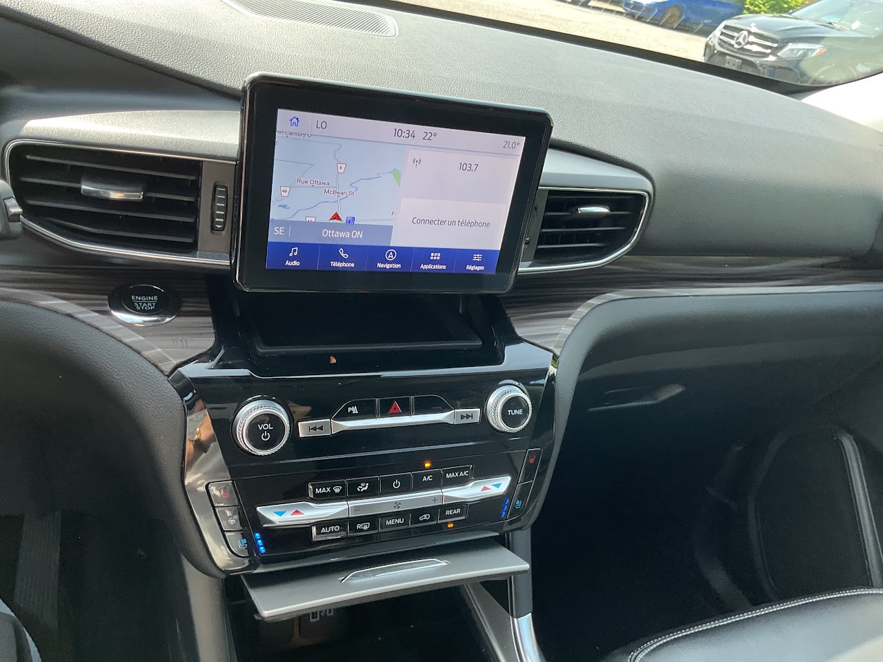 2024 Ford Explorer — photo 28 of 34