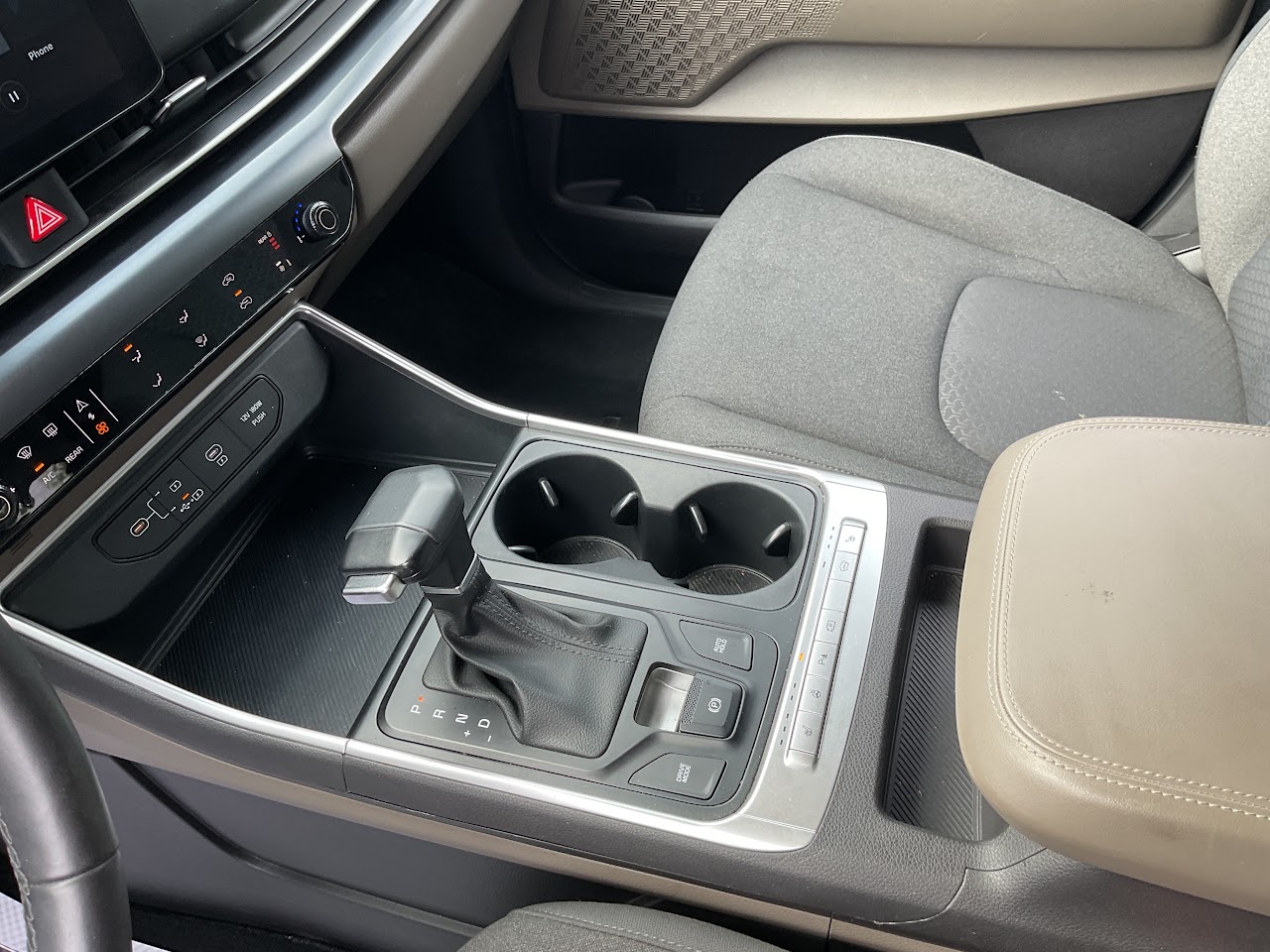 2025 Kia Carnival — photo 29 of 34