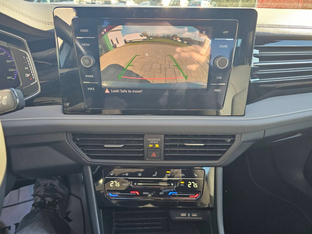 2025 Volkswagen Jetta — photo 16 of 26