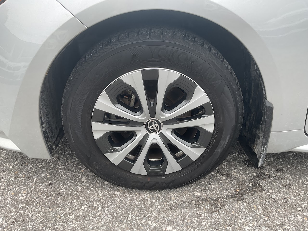 2025 Toyota Corolla — photo 10 of 34