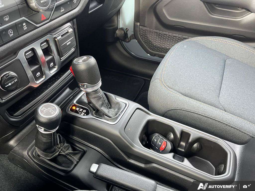 2026 Jeep Wrangler — photo 18 de 25