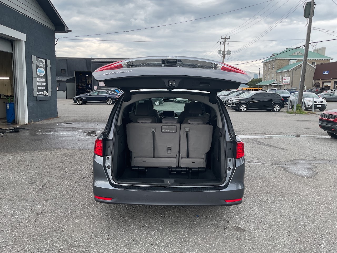 2018 Honda Odyssey — photo 9 of 34