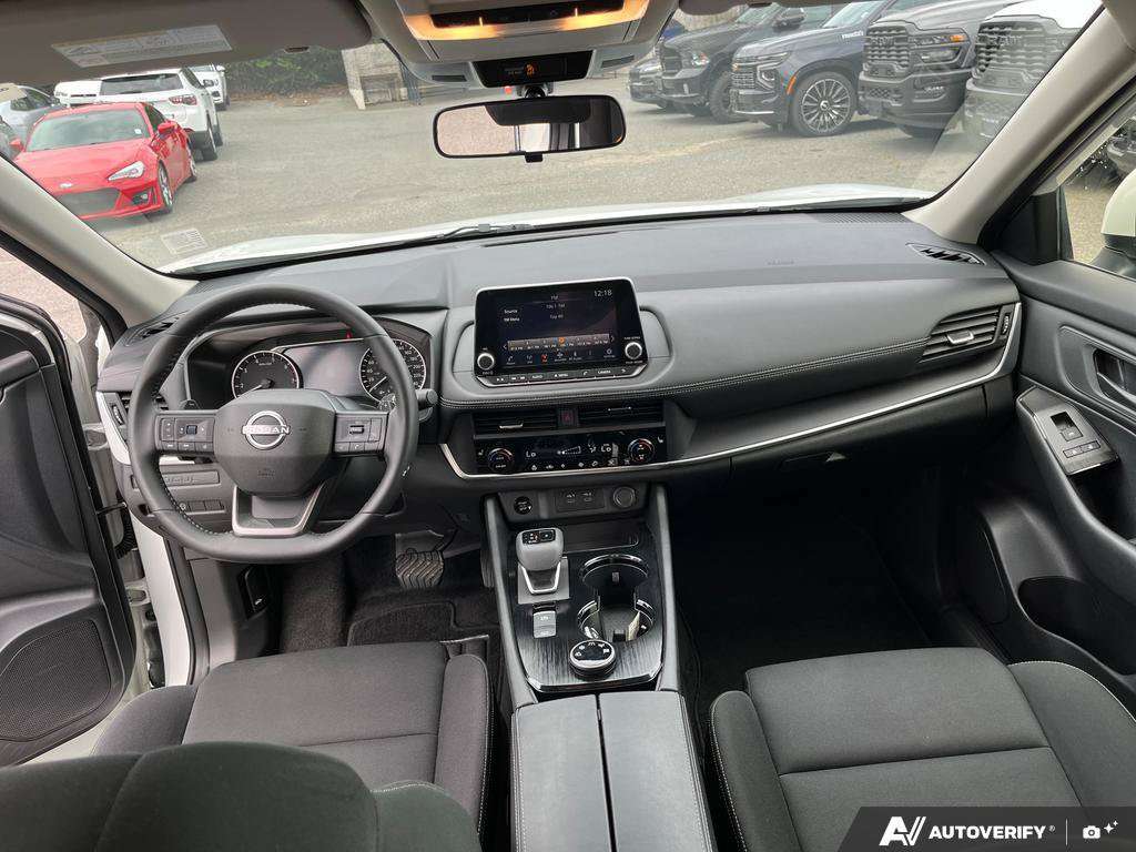 2025 Nissan Rogue — photo 24 of 25