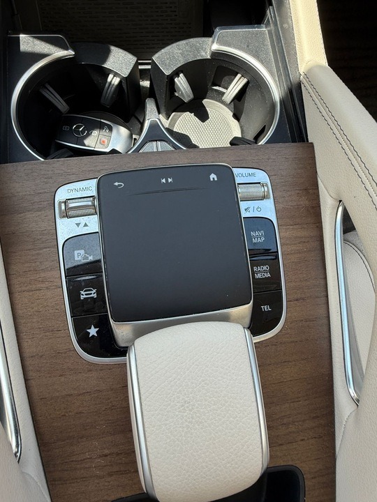 2020 Mercedes-Benz GLE 450 — photo 18 of 27