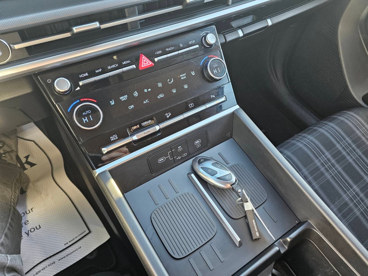 2026 Hyundai Santa Fe Hybrid — photo 16 of 25
