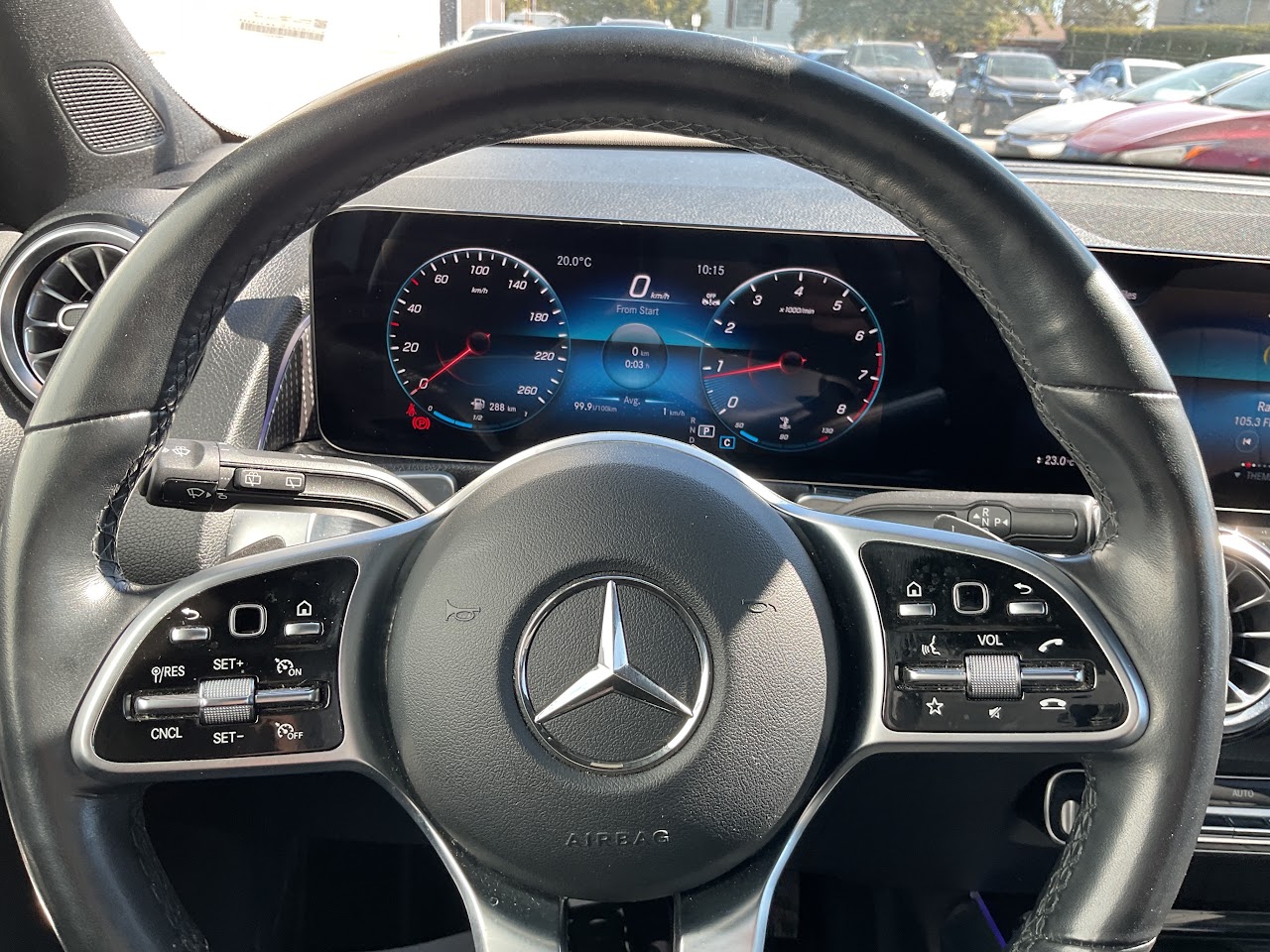 2023 Mercedes-Benz GLB250 — photo 10 of 22