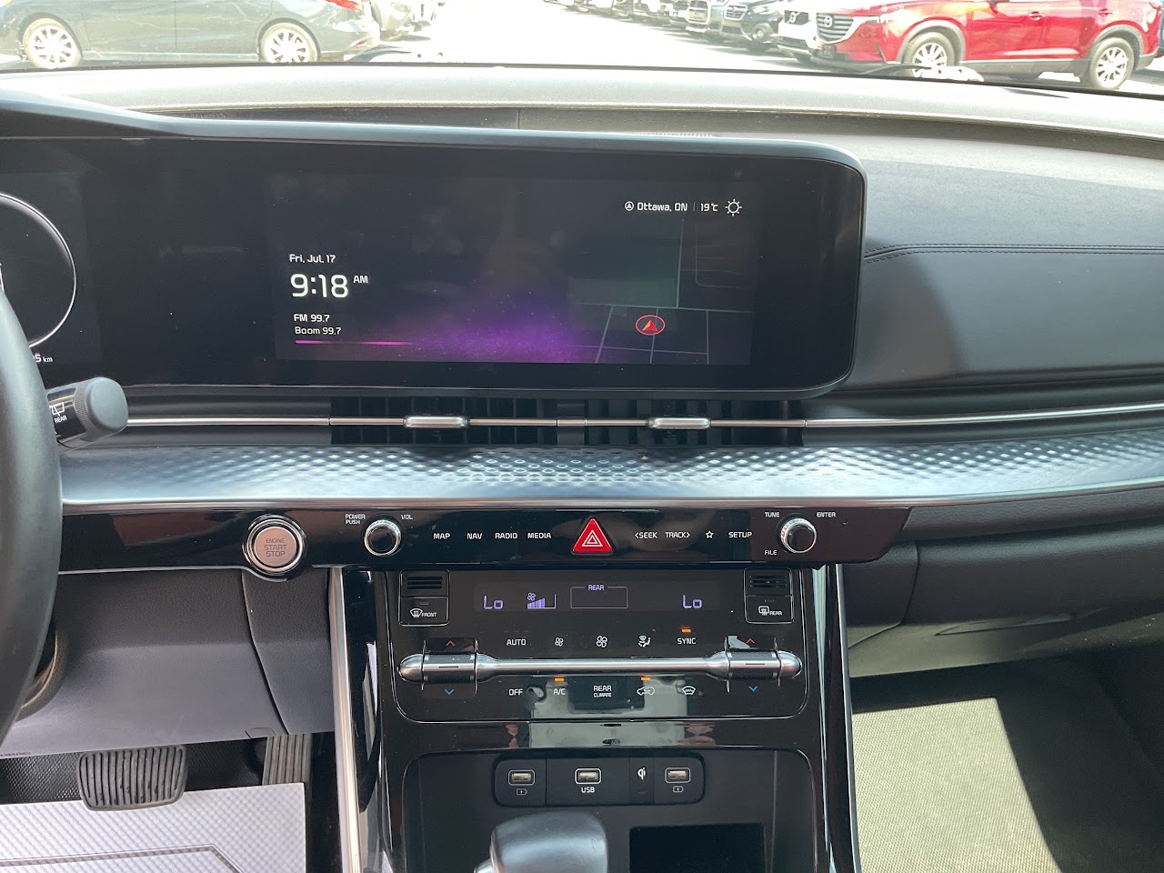 2024 Kia Carnival — photo 28 of 34