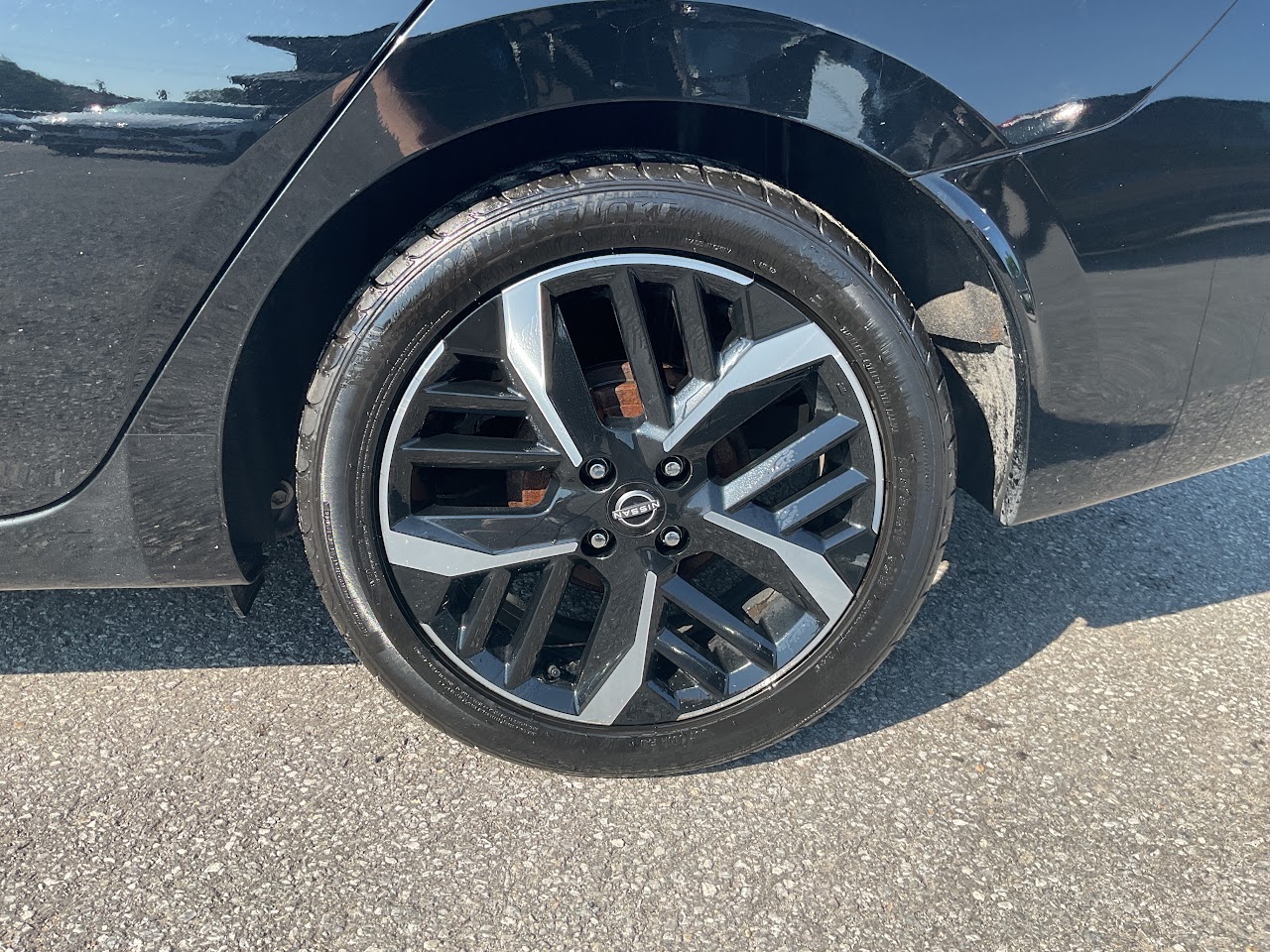 2023 Nissan Versa — photo 13 of 34