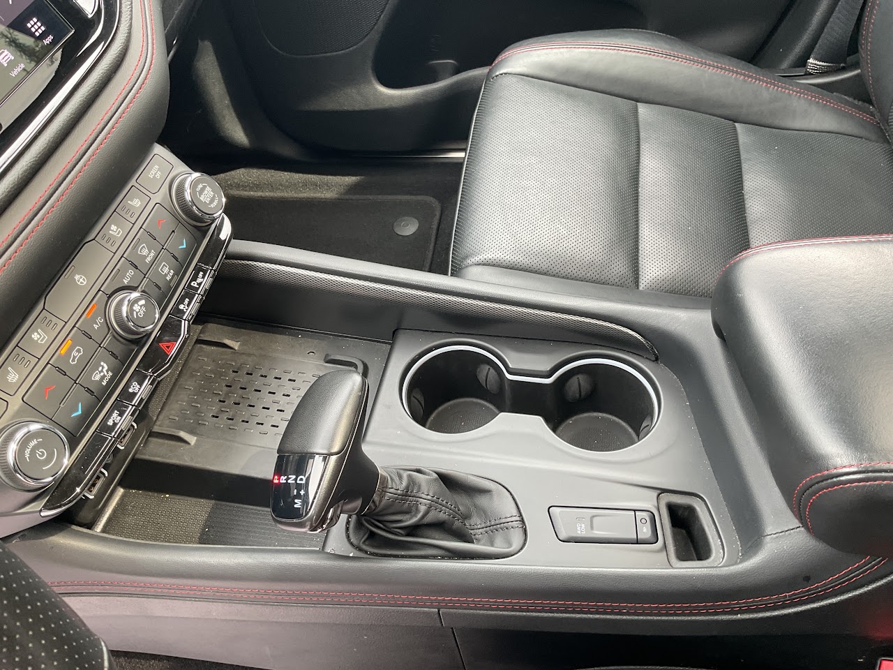 2025 Dodge Durango — photo 29 of 34
