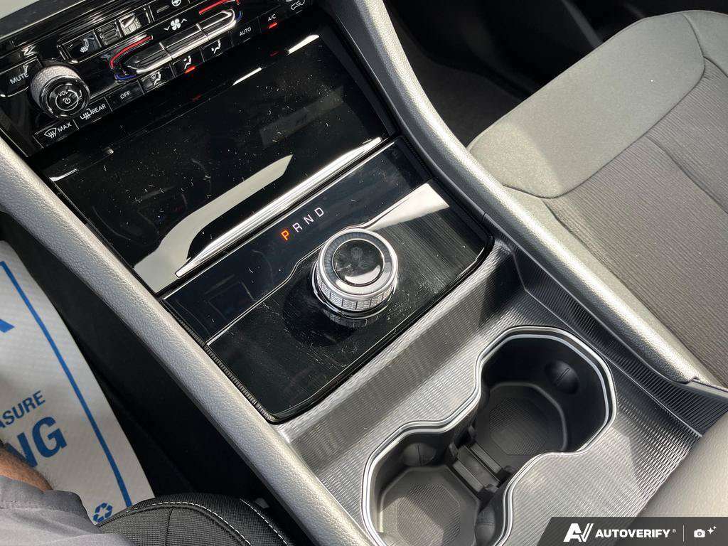2026 Jeep Grand Cherokee — photo 18 of 25