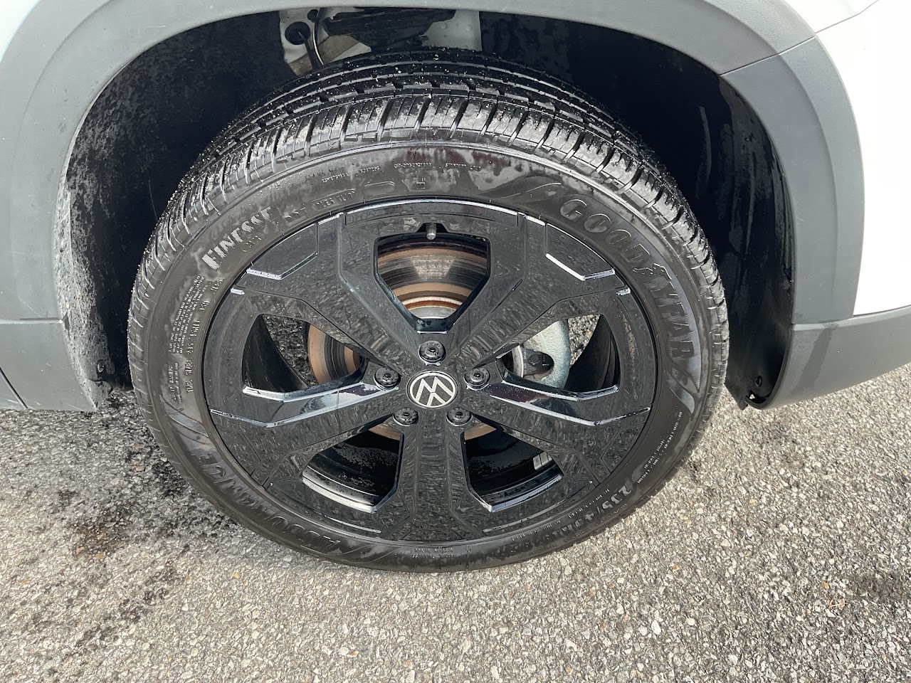 2026 Volkswagen Taos — photo 11 of 34