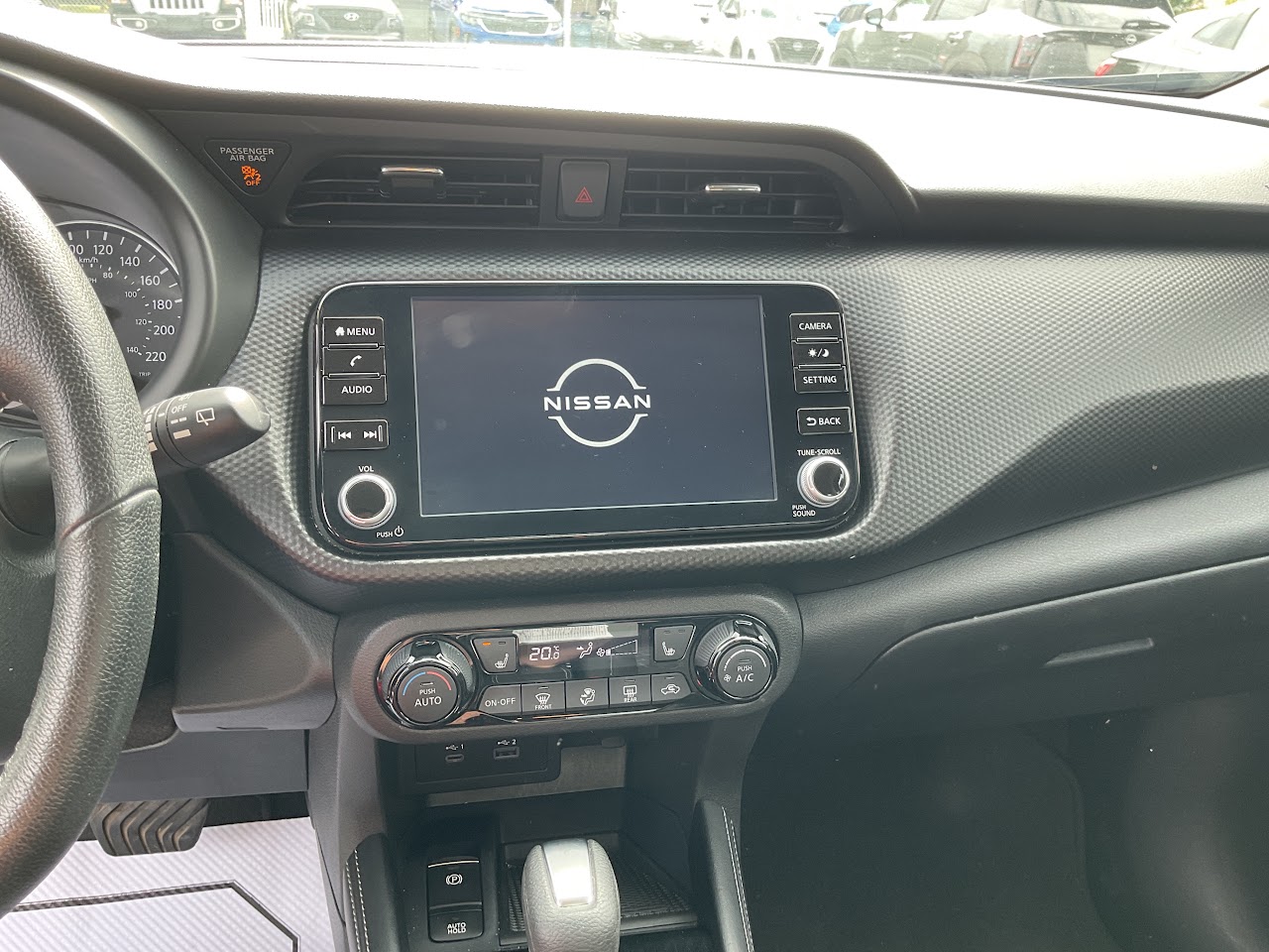 2025 Nissan Kicks Play — photo 28 of 34