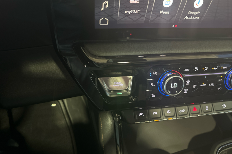 2025 GMC Sierra 1500 — photo 28 of 35