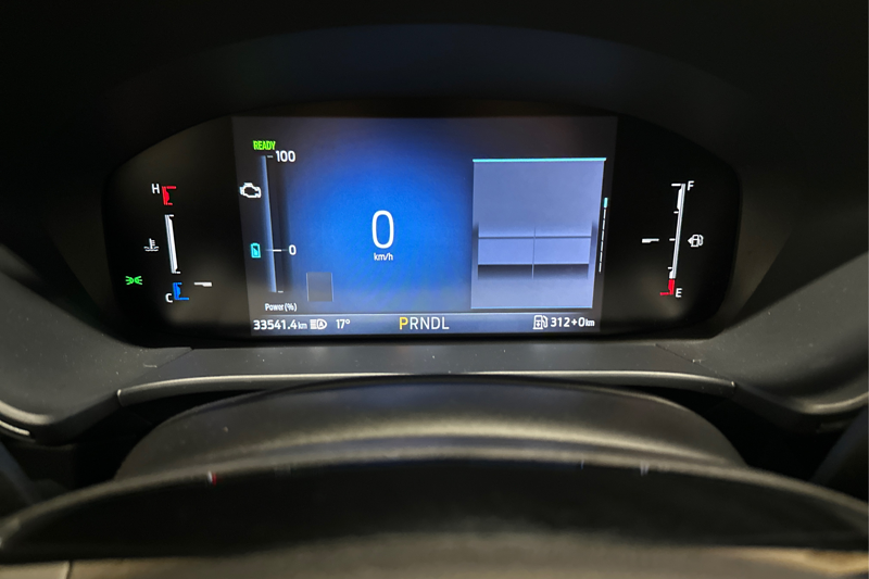 2025 Ford Escape Plug-in Hybrid — photo 15 of 35
