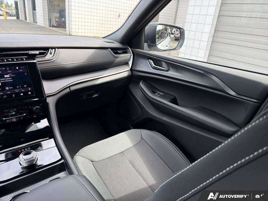2026 Jeep Grand Cherokee — photo 25 of 25
